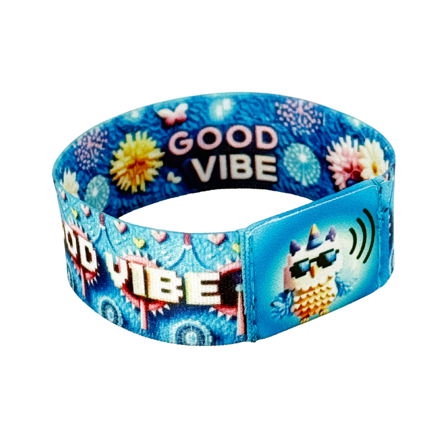 Static photo of the wristband’s front, showing a turquoise pixel-style print and a square NFC module with a pixel-art owl in sunglasses, flanked by small flower icons.