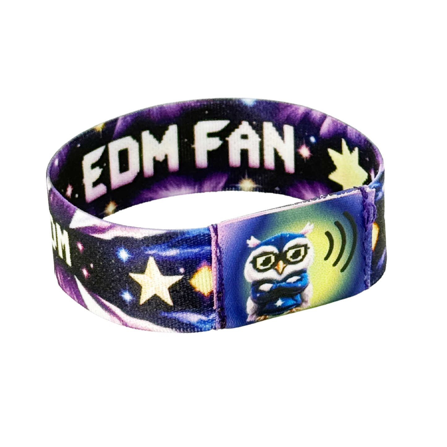 Static photo of the wristband’s front, featuring a square NFC panel with an owl wearing sunglasses and a multicolor scarf, set against swirling tie-dye fabric with ‘FAN’ lettering.